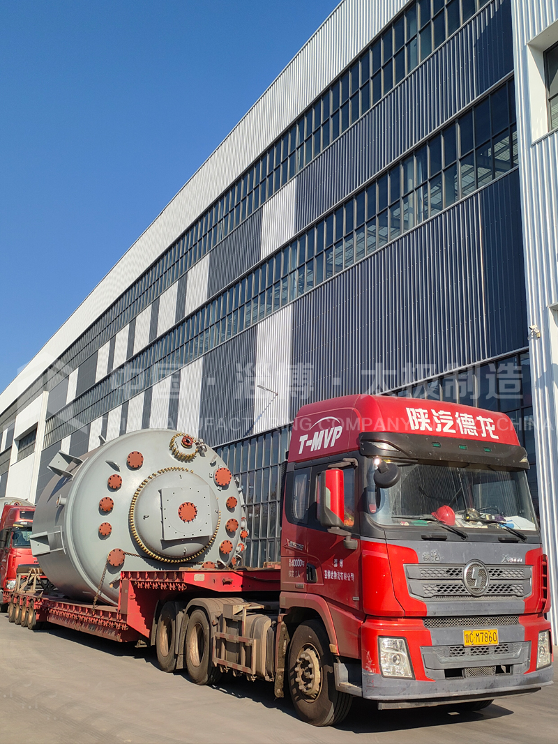 震撼！批量太極 6 萬升搪玻璃反應釜今日發(fā)貨